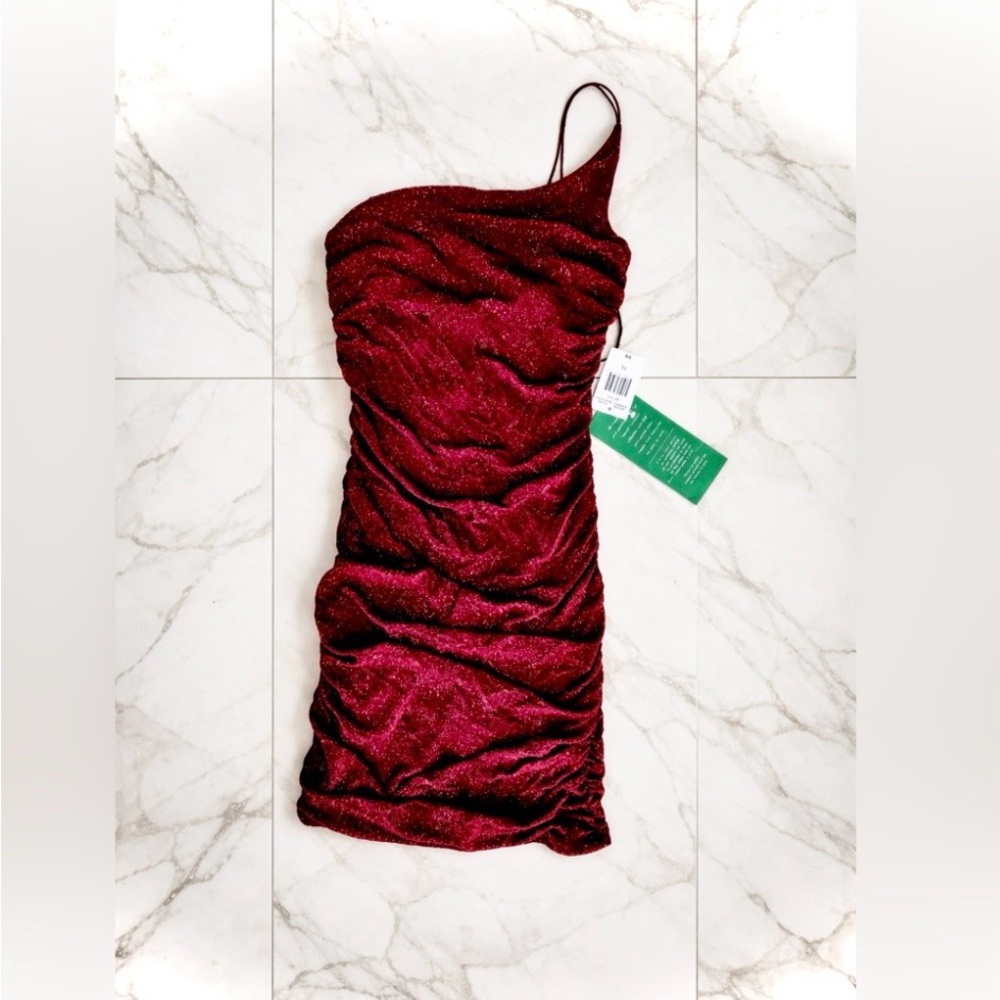 New with Tags! B Smart Burgundy Sparkle One-Shoulder Bodycon Dress – Size 13/14